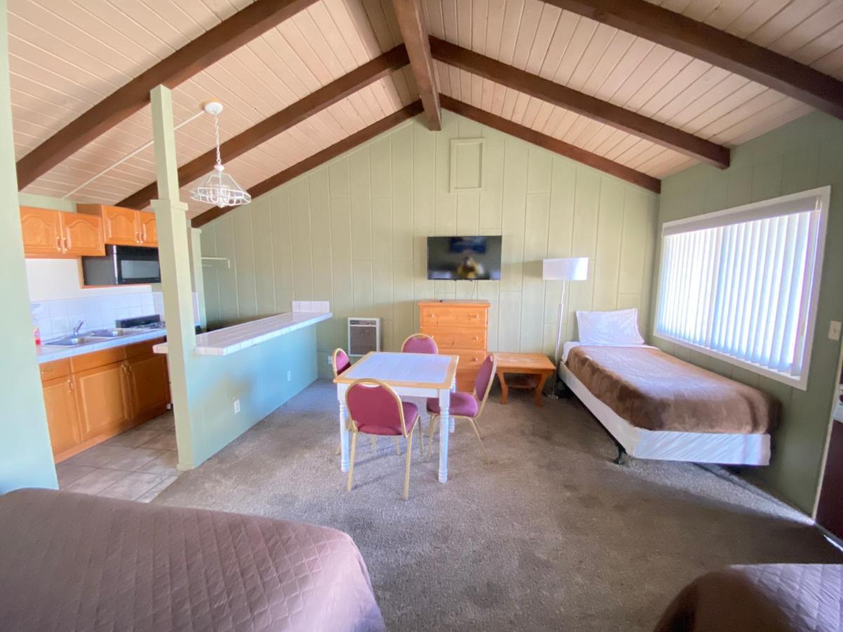 Bristlecone Motel Big Pine Kültér fotó